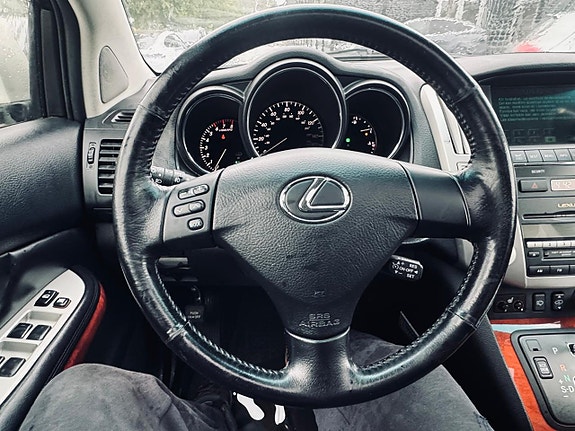 Lexus RX300 11 of 30