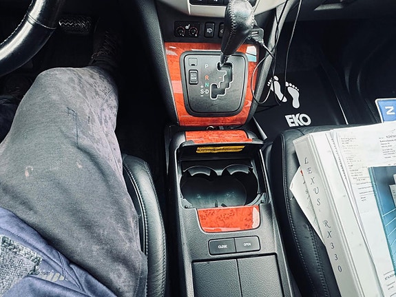 Lexus RX300 15 of 30