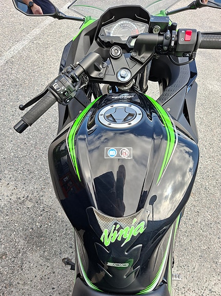 Kawasaki Ninja 300 8 of 16
