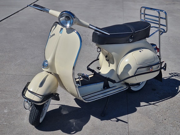 Vespa 125 Super (VNB6T) 3 of 5