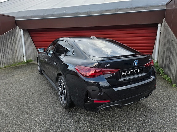 BMW i4 3 of 21