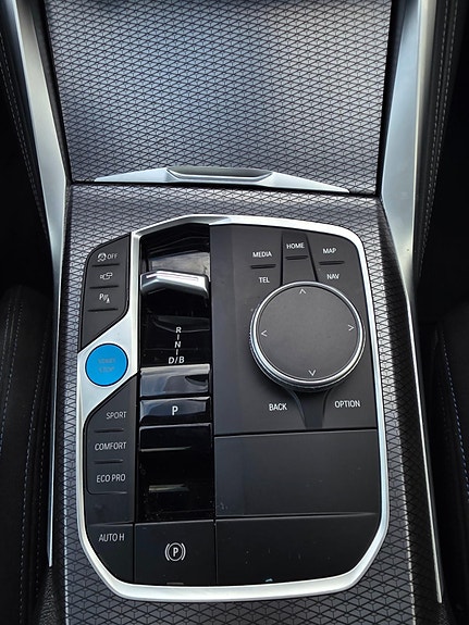 BMW i4 9 of 21