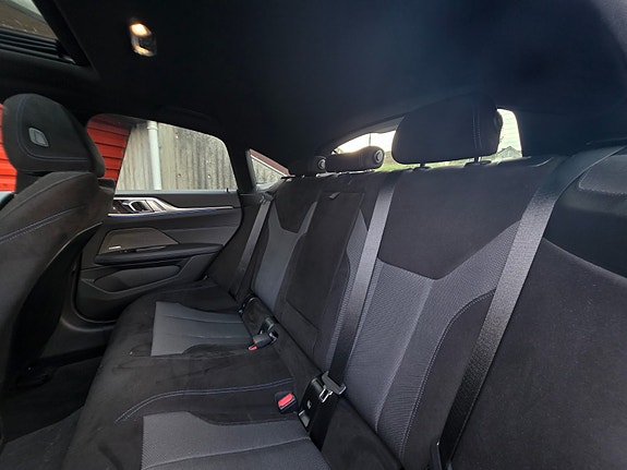 BMW i4 15 of 21