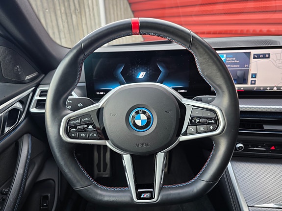 BMW i4 10 of 21