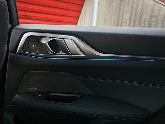 BMW i4 17 of 21