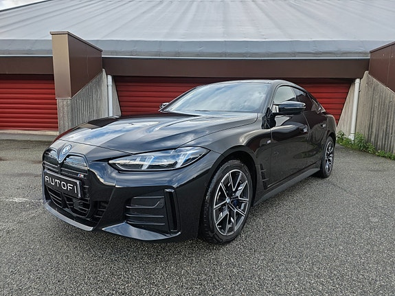 BMW i4 2 of 21