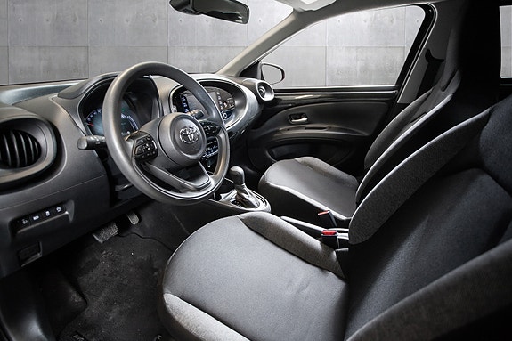 Toyota Aygo X 8 of 19