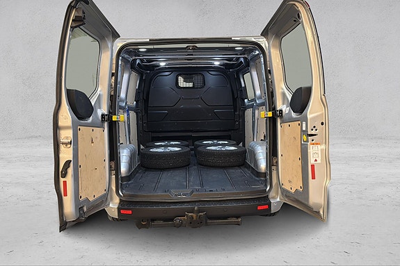 Ford Transit Custom 9 of 20