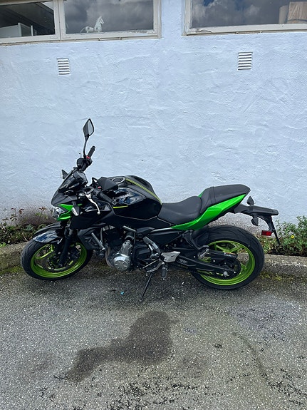 Kawasaki Z 650 2 of 5