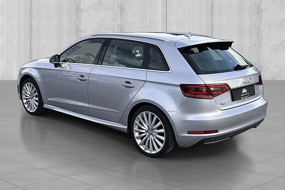Audi A3 4 of 5