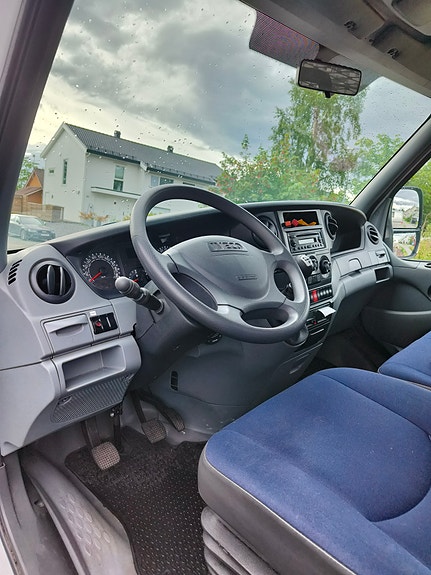 Iveco Daily 50C18 med HMF kran 20 of 30