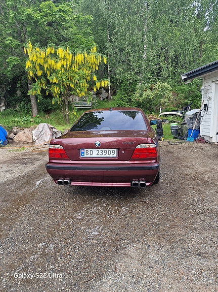 BMW 730d 3 of 5