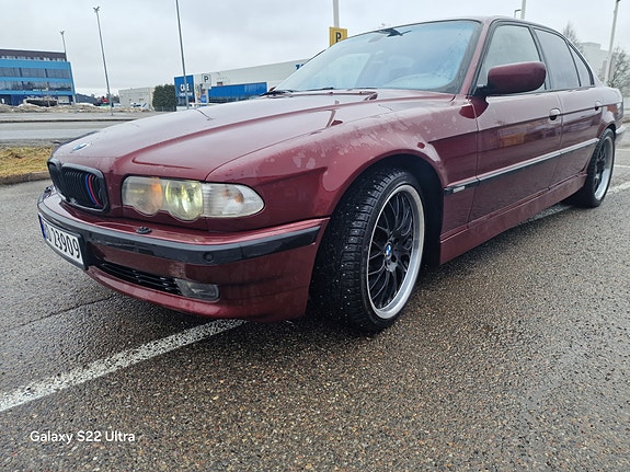 BMW 730d 4 of 5