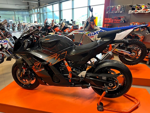 KTM 990 RC R 4 of 5
