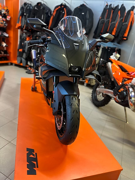 KTM 990 RC R 2 of 5