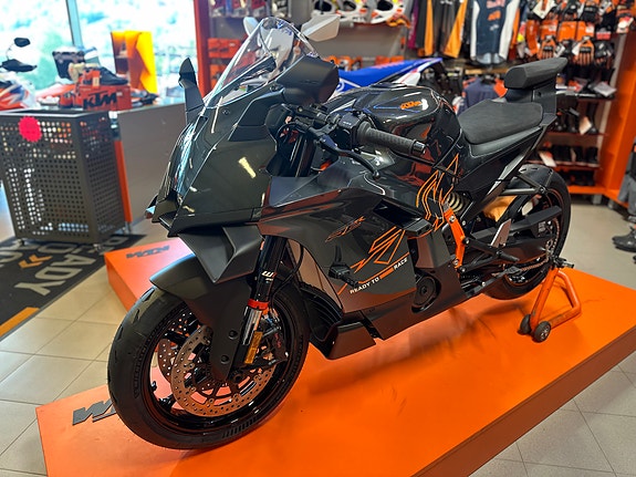 KTM 990 RC R 3 of 5