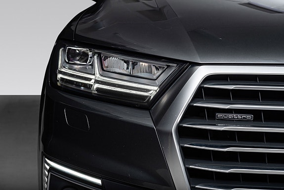 Audi Q7 8 of 30