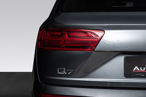 Audi Q7 10 of 30