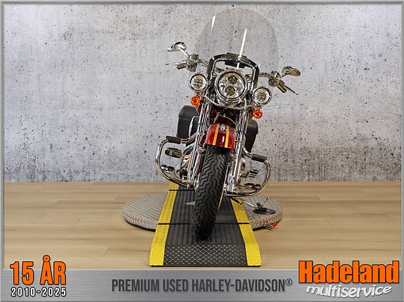 Harley-Davidson FLSTNSE / CVO Deluxe 4 of 5