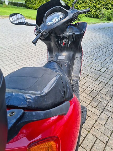 Honda FES 125 Pantheon 4 of 5