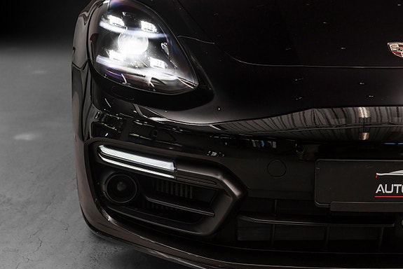 Porsche Panamera 2 of 5