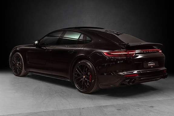 Porsche Panamera 8 of 30