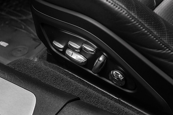 Porsche Panamera 16 of 30