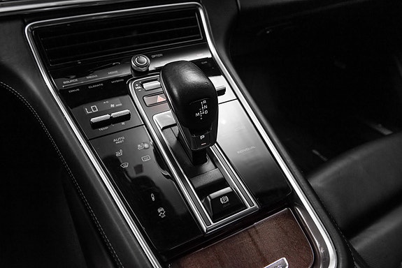 Porsche Panamera 12 of 30