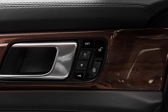 Porsche Panamera 14 of 30