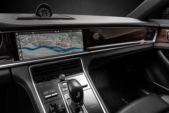 Porsche Panamera 11 of 30