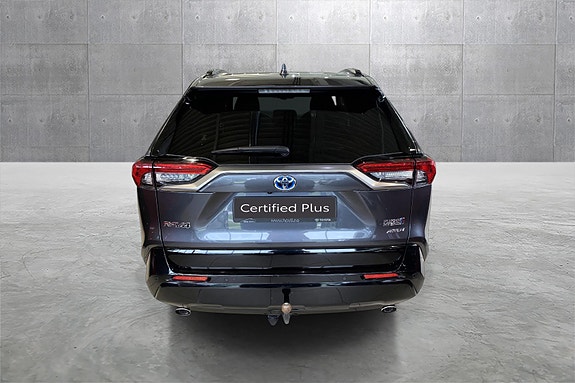 Toyota RAV4 Plug-in Hybrid 4 of 5