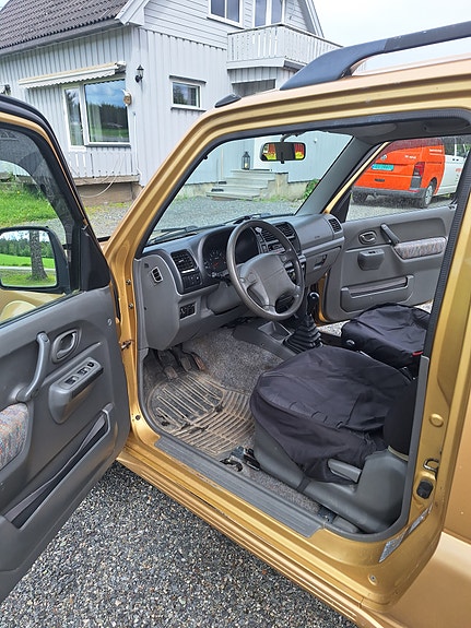 Suzuki Jimny 9 of 22