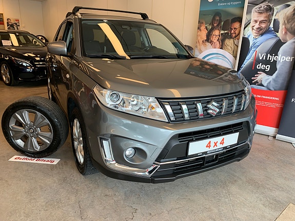 Suzuki Vitara 2 of 5