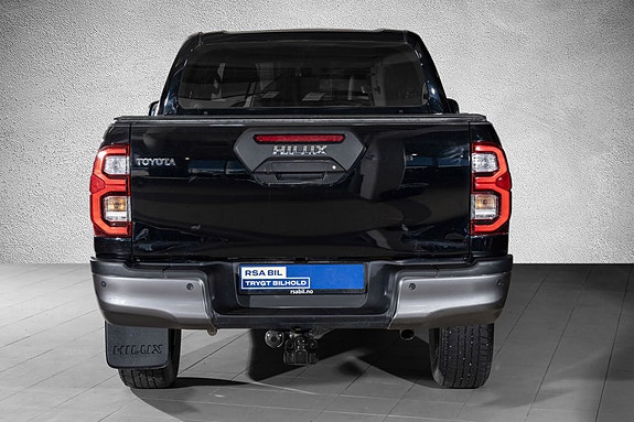 Toyota HiLux 4 of 5