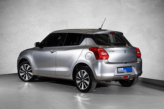 Suzuki Swift 2 of 5