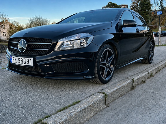 Mercedes-Benz A180 2 of 5