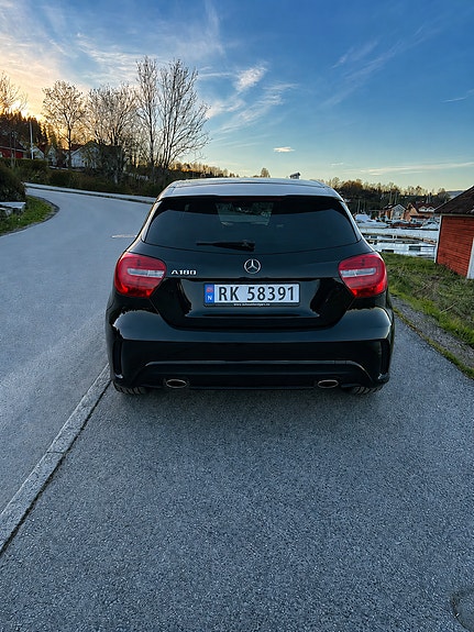 Mercedes-Benz A180 10 of 18