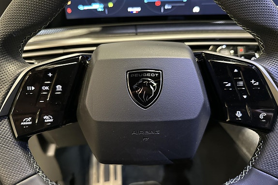 Peugeot e-5008 12 of 16