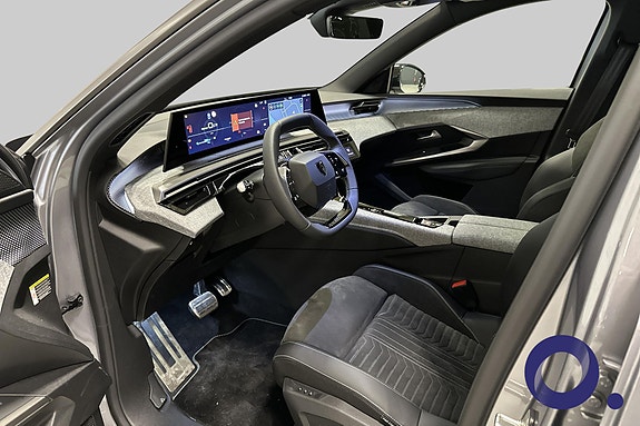 Peugeot e-5008 10 of 16