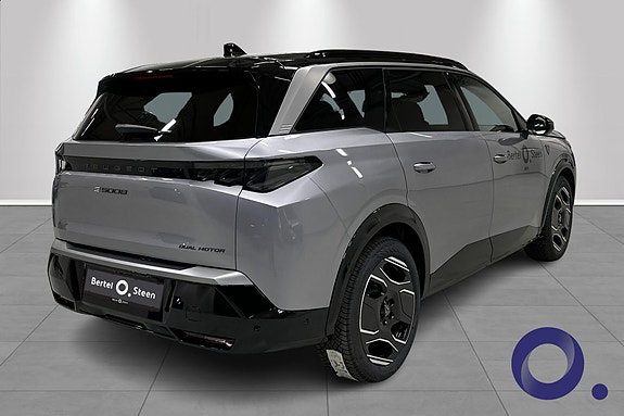 Peugeot e-5008 5 of 16