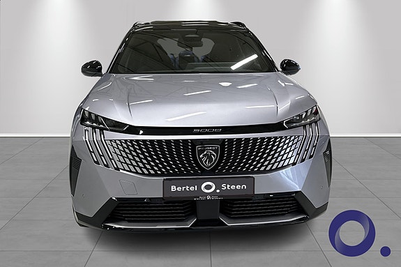Peugeot e-5008 8 of 16