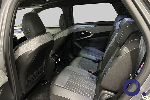 Peugeot e-5008 15 of 16