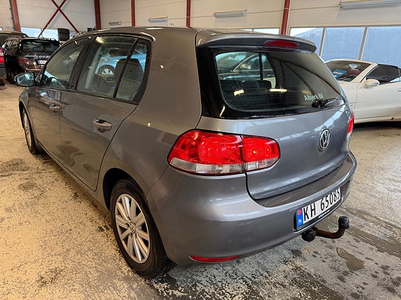 Volkswagen Golf 4 of 5