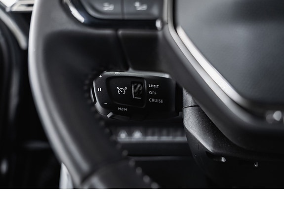 Peugeot 2008 25 of 29