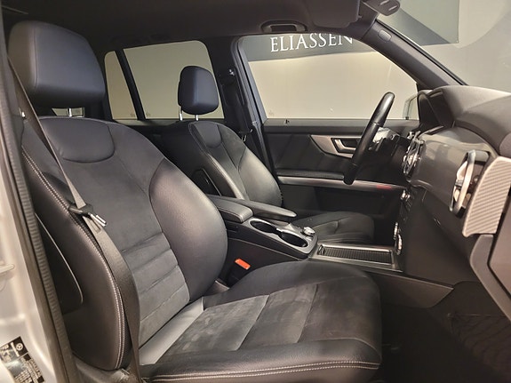 Mercedes-Benz GLK220 13 of 30