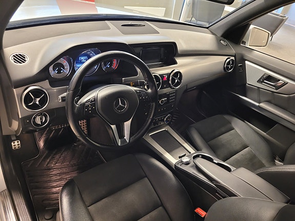 Mercedes-Benz GLK220 25 of 30
