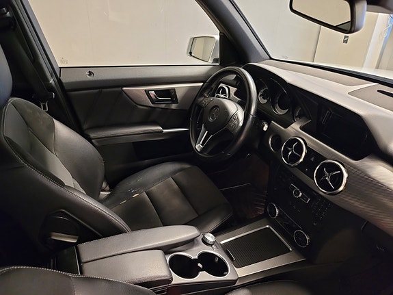 Mercedes-Benz GLK220 15 of 30