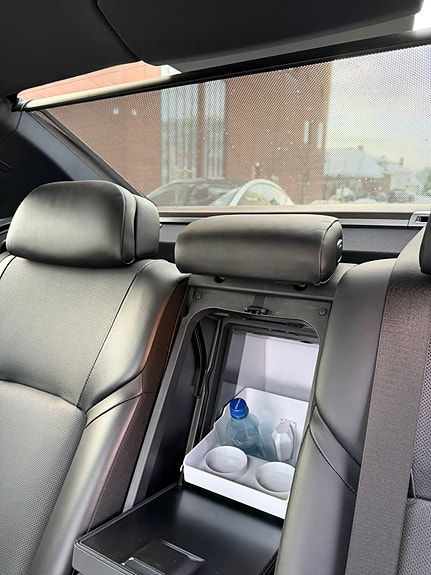 BMW 740i 17 of 29