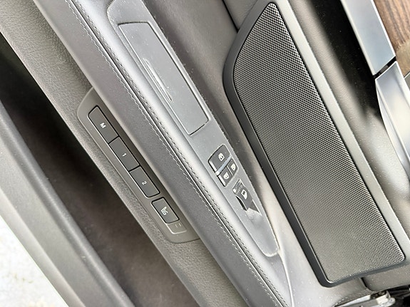 BMW 740i 21 of 29