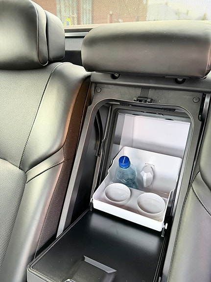 BMW 740i 18 of 29